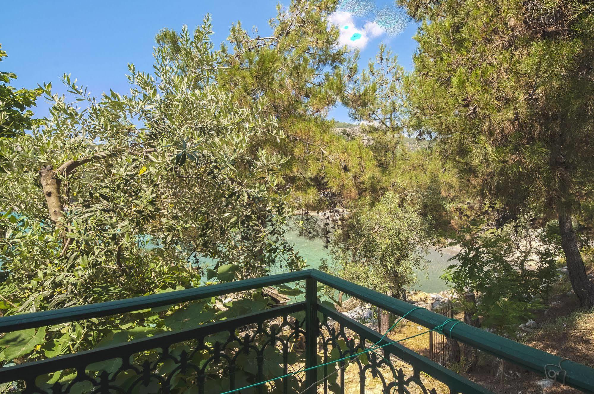 Petra Mare Apartment Thimonia Exterior photo